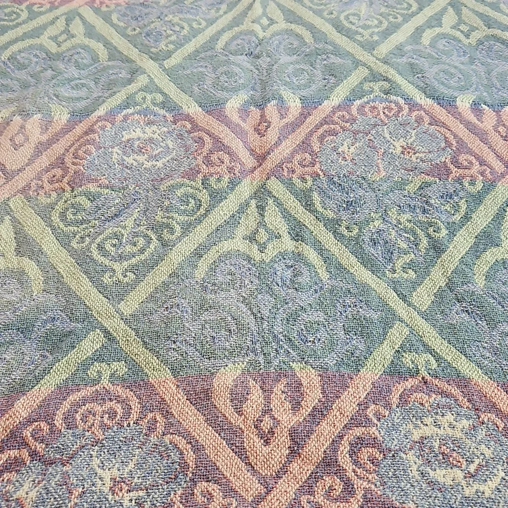 Floral Patterned Throw Blanket